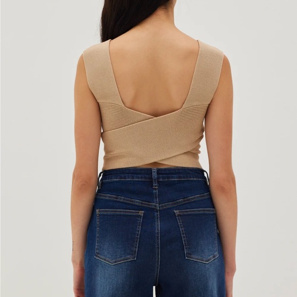 Love Bonito - Febby Knit Reversible Crop Top - Picture 3 of 6